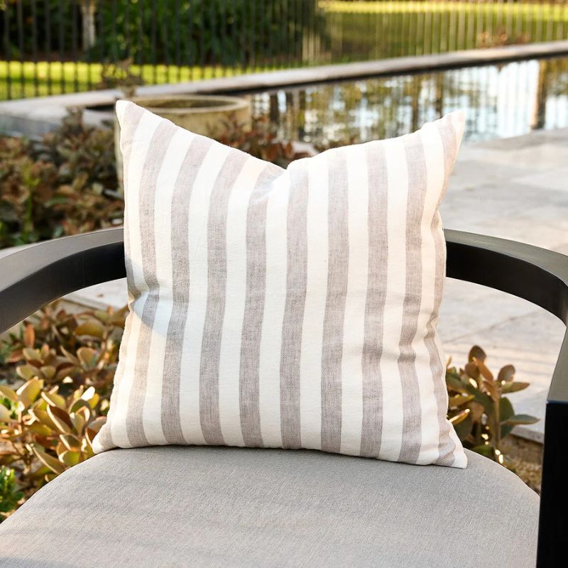 Santi Linen Outdoor Cushion 50x50cm - Silver/White